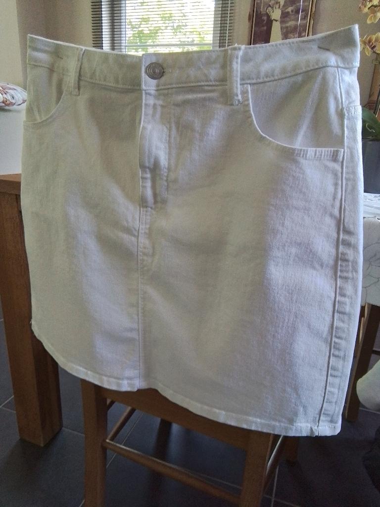 Jeans rok in nieuwe staat, Kleding | Dames, Rokken, Ophalen, Wit, Maat 42/44 (L), Zo goed als nieuw