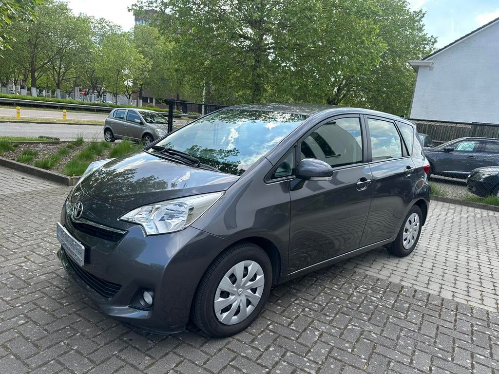 Toyota Verso-s 1.3 benzine automaat eerste eigenaar, Euro 5, Stof, 4 cilinders, Verso-S