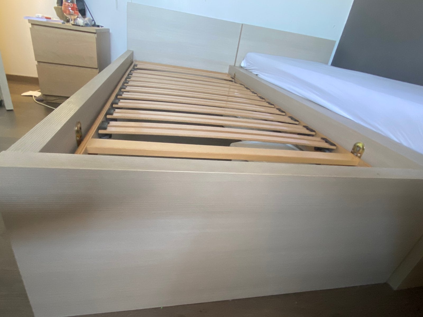 Eenpersoonsbed - meubelen van den Bergh 210 X 100, Huis en Inrichting, Ophalen, Zo goed als nieuw