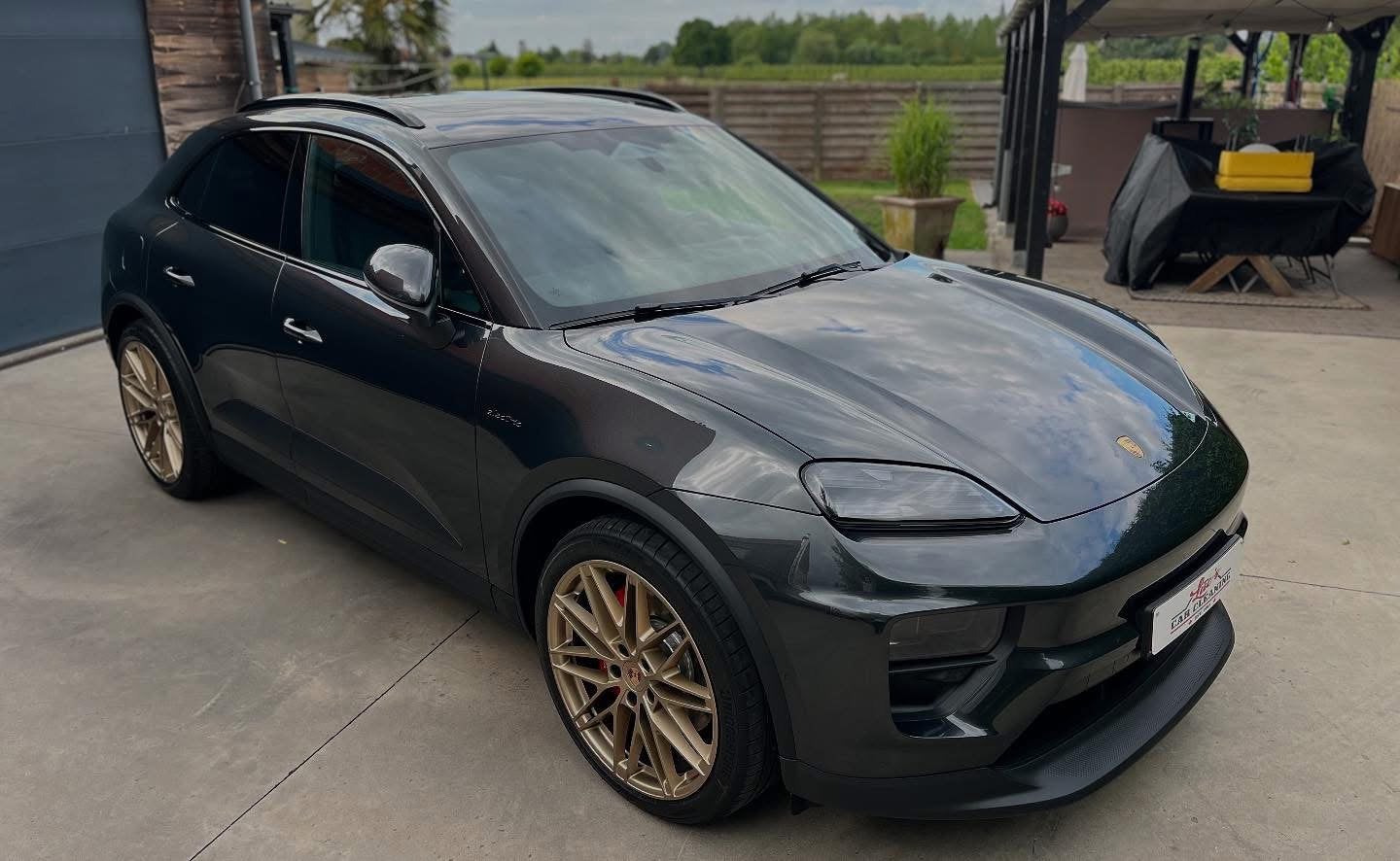 Macan 4S électrique en parfait état !, Autos, Porsche, Entreprise, Macan, Système audio, Électrique, Automatique, Noir, Enlèvement