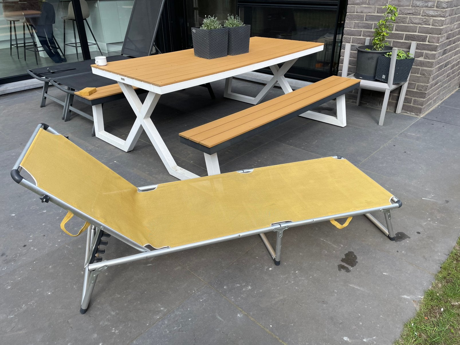 Splinternieuwe ligzetel gele kleur met handvat, Ophalen, Zo goed als nieuw