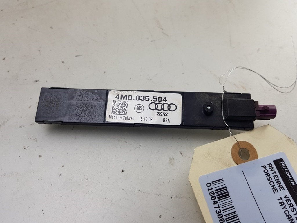 AMPLIFICATEUR D'ANTENNE Porsche Taycan (Y1A), Utilisé, Porsche