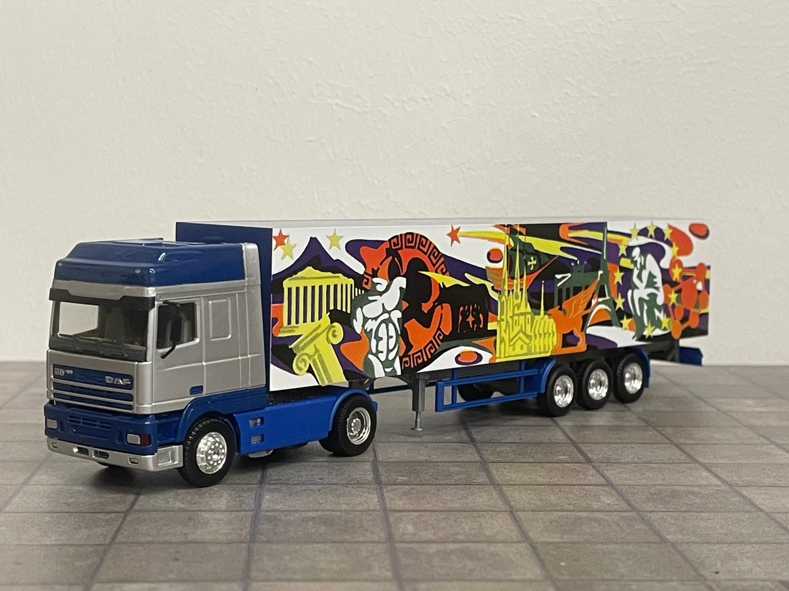 Herpa DAF 95-500 ART-collection Europa, Enlèvement ou Envoi, Comme neuf, Bus ou Camion, Herpa