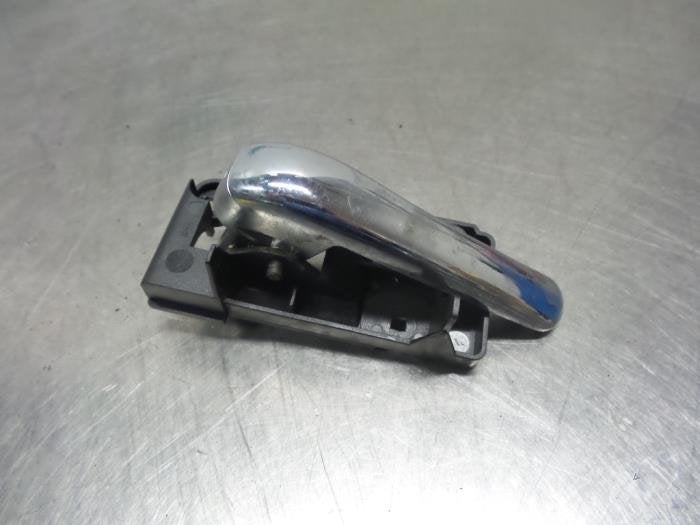 Poignée portière 4portes avant gauche d'un Alfa Romeo 147, -, Utilisé, Alfa Romeo, -
