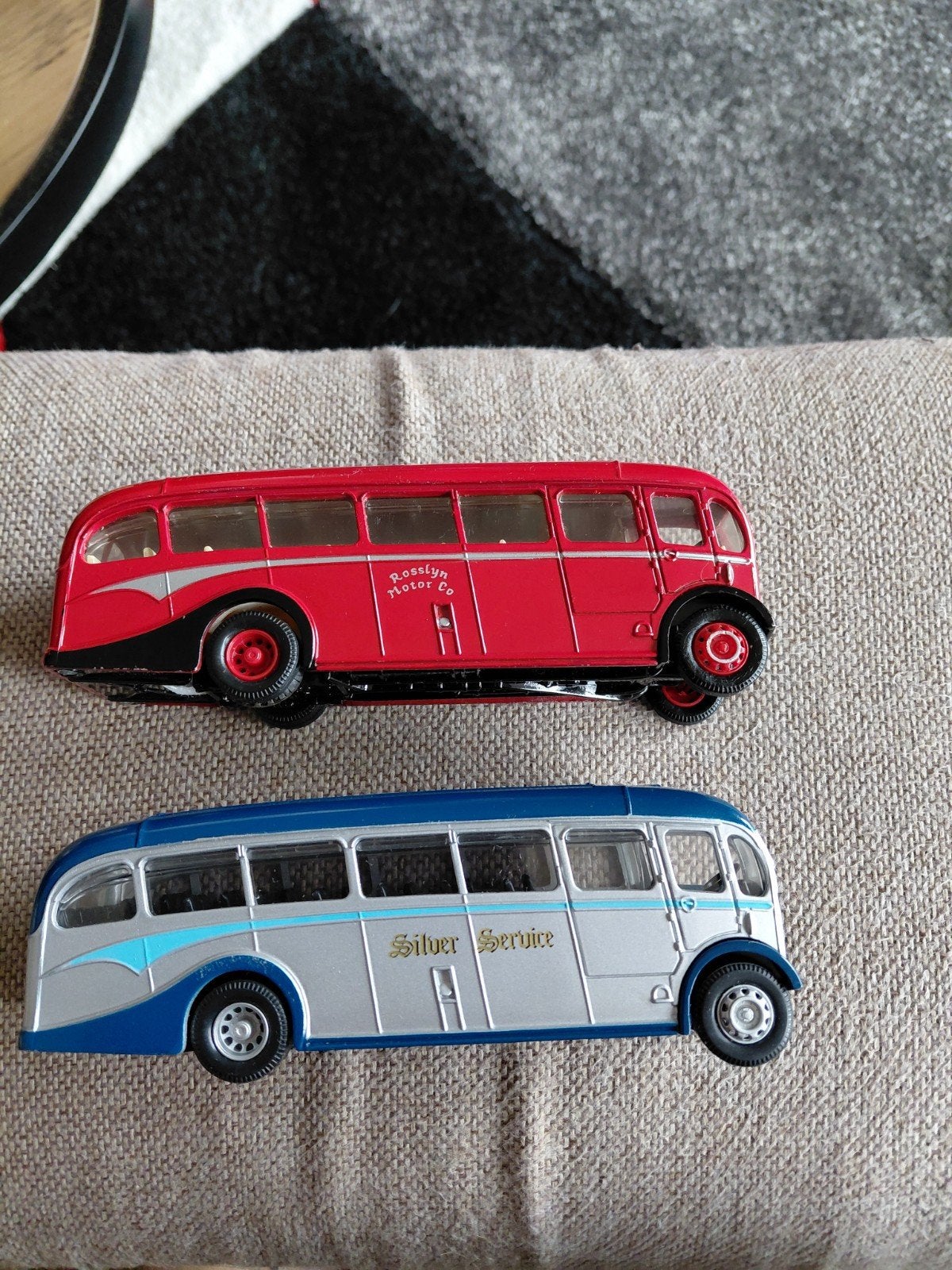 Lot de 2 bus anglais Corgi., Enlèvement ou Envoi, Neuf, Bus ou Camion, Corgi
