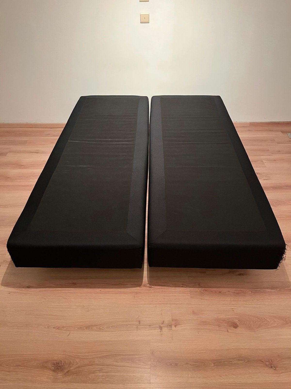 Zwarte Boxspring 140x200 (2 delen) – Gratis, Ophalen, Gebruikt, Zwart, Jysk