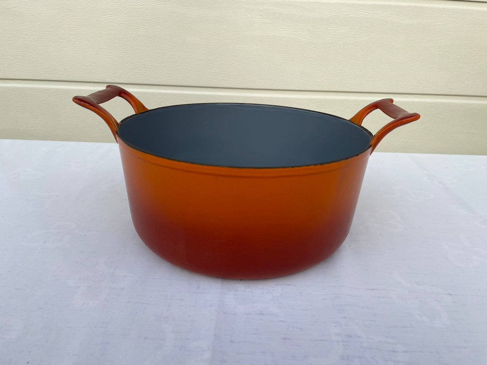 Emaille oranje retro fifties sixties gietijzeren kookpot, Huis en Inrichting, Geschikt voor inductie, Ophalen of Verzenden, Gebruikt