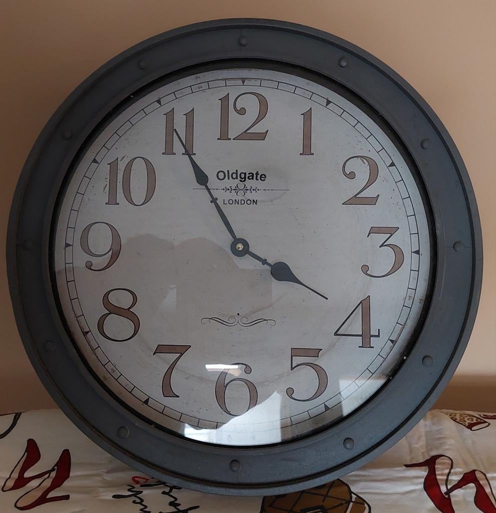 Wandklok met cijfers 40cm, Huis en Inrichting, Woonaccessoires | Klokken, Ophalen, Wandklok
