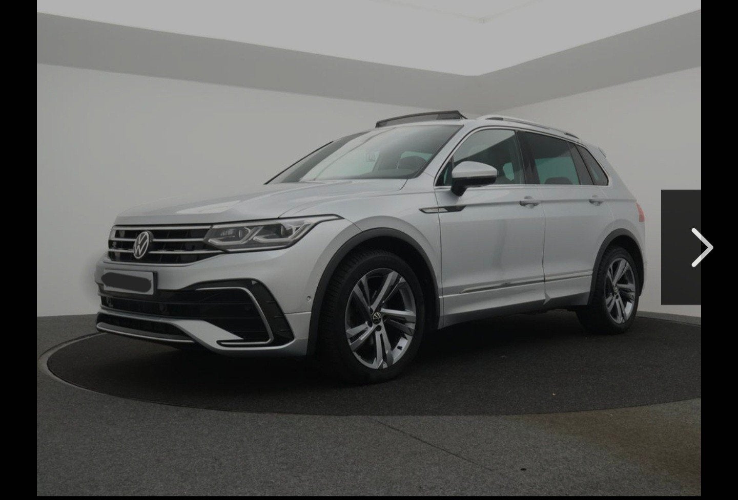Volkswagen TIGUAN 1.5 TSI 150PK 2023 R-LINE PANO AUT GVV, Parkeerassistent, Leder en Stof, 5 deurs, Particulier