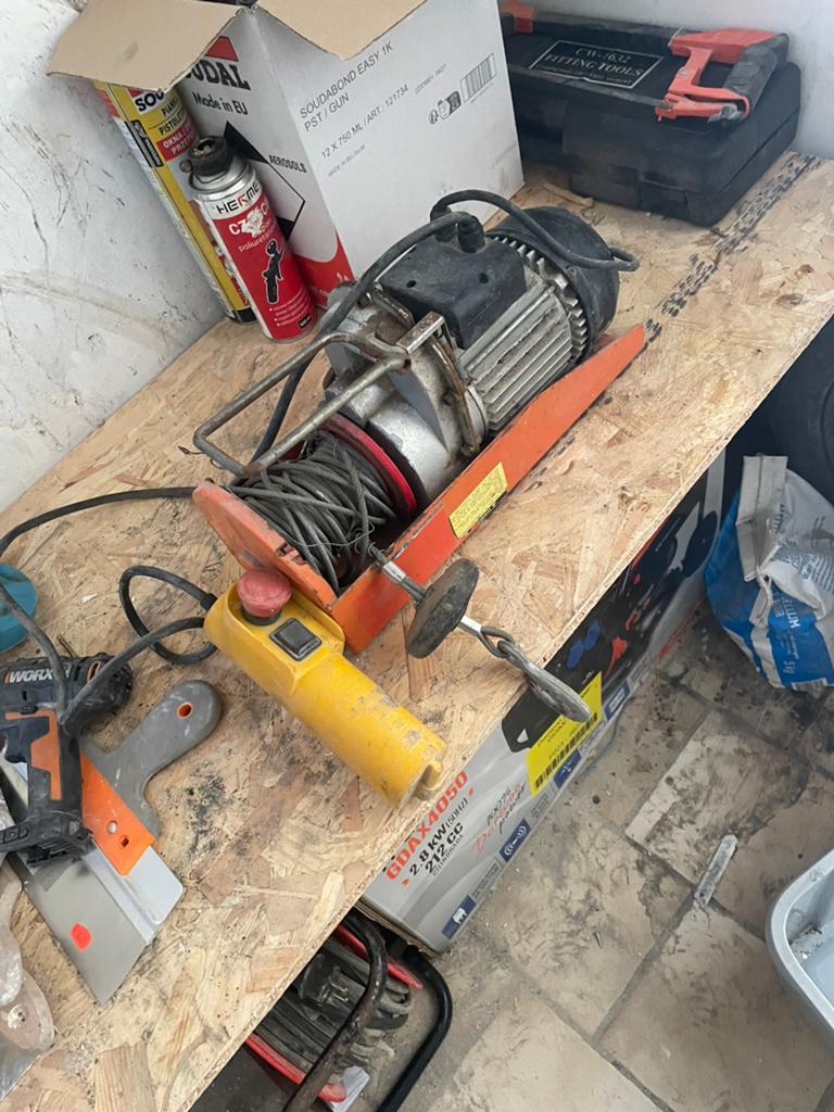 Treuil électrique, Bricolage & Construction, Enlèvement, Comme neuf, Électrique