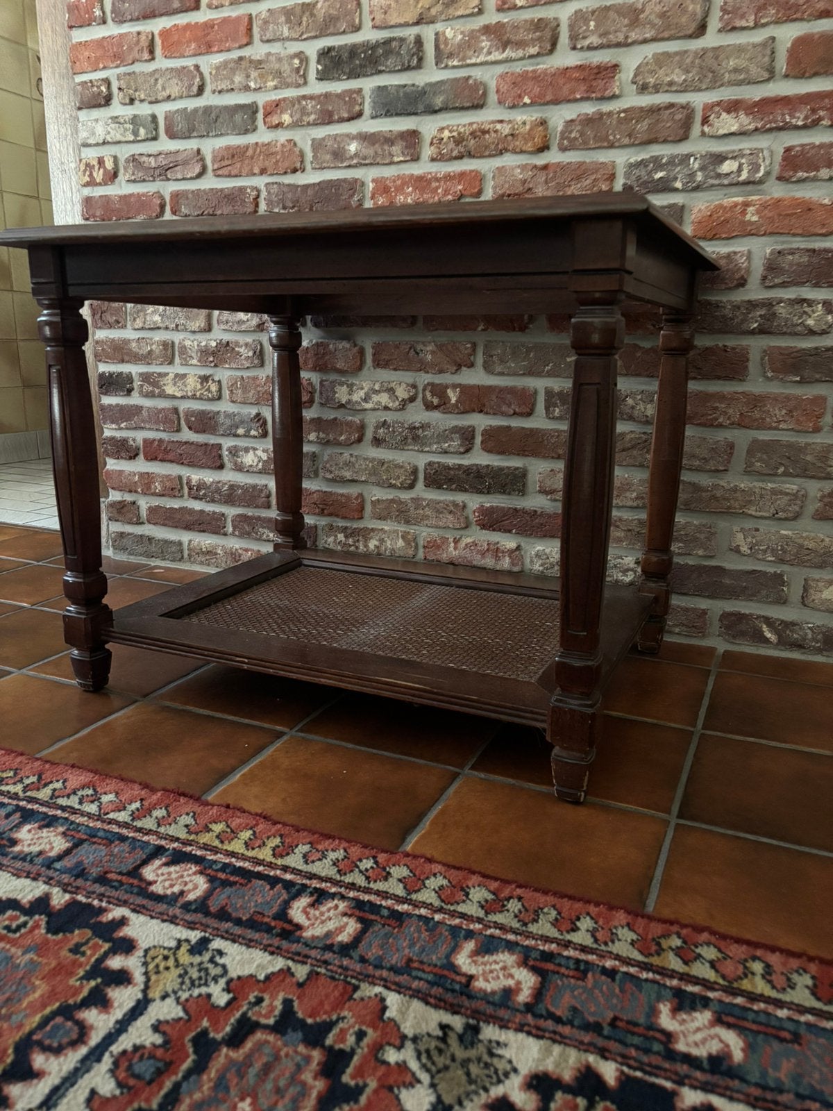 Houten bijzettafel met glas, Ophalen, Glas