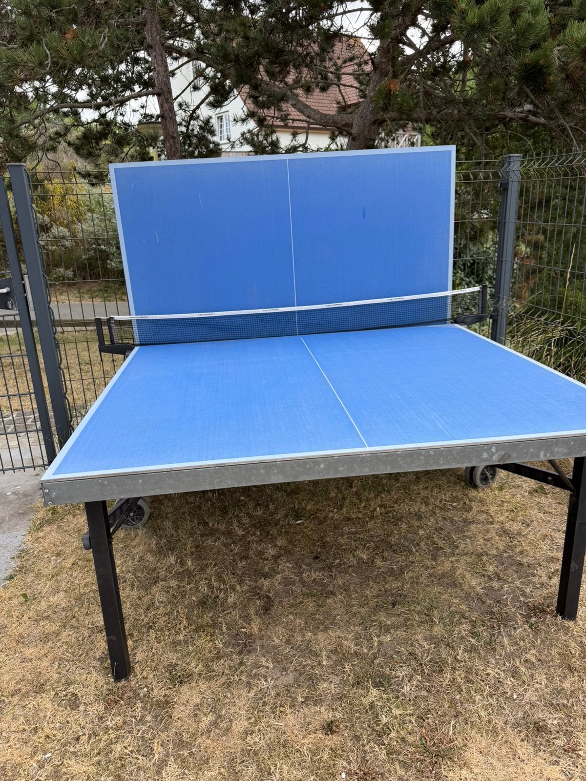 Table de ping-pong, Sports & Fitness, Enlèvement, Utilisé, Filet, Raquette(s) ou Balle(s), Pliante