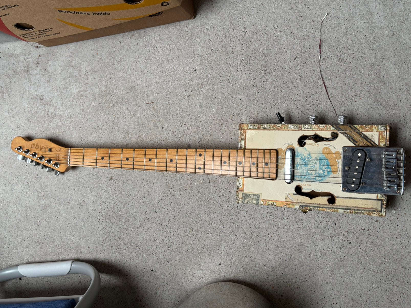 Uitzonderlijke cigar box gitaar, Ophalen of Verzenden, Zo goed als nieuw