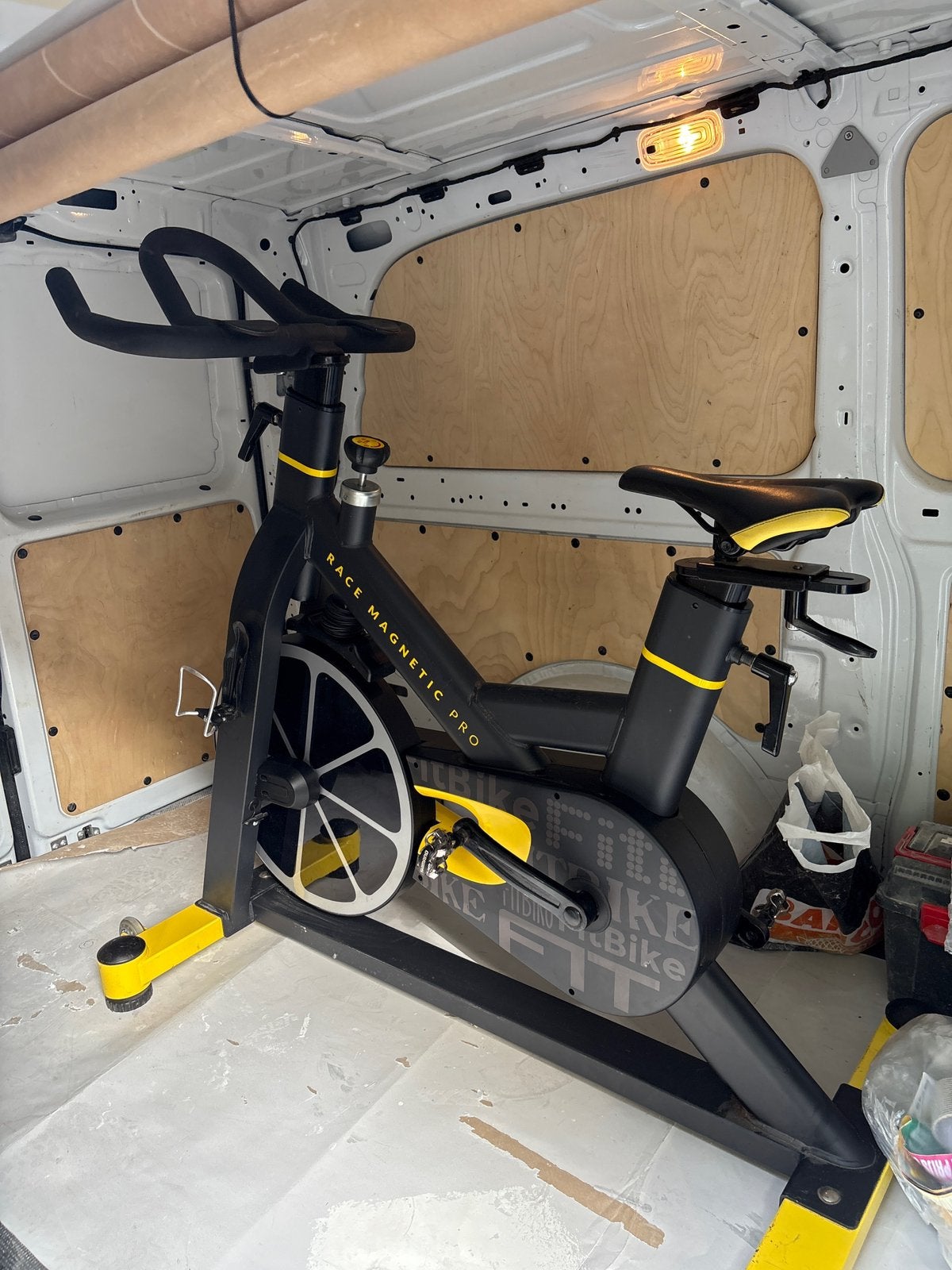 Professionele fitnessfiets – zeer goede staat, Sports & Fitness, Enlèvement, Comme neuf, Vélo de spinning