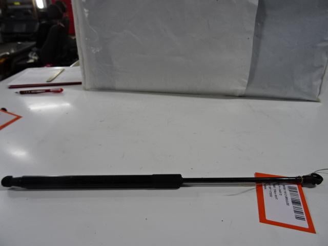 VERIN A GAZ BMW 1 serie (F20) (01-2010/06-2019) (F20HKL), Autos : Pièces & Accessoires, Mevr. I. Hauben, Utilisé, BMW, Rue de l'Espoir 34 34
4030  GRIVEGNÉE, BE