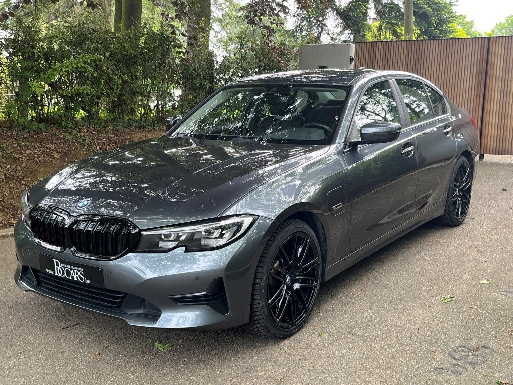 BMW 330 Led-Cockpit Pro-Navigatie-Leer-Carplay-Cam-19", Auto's, BMW, Automaat, Achterwielaandrijving, 4 cilinders, Leder