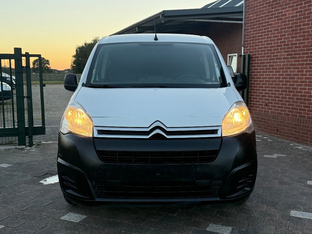 Citroen Berlingo 1.6hdi euro 6 licht vracht gekeurd vvk, Auto's, Voorwielaandrijving, Dealer onderhouden, Stof, Euro 6