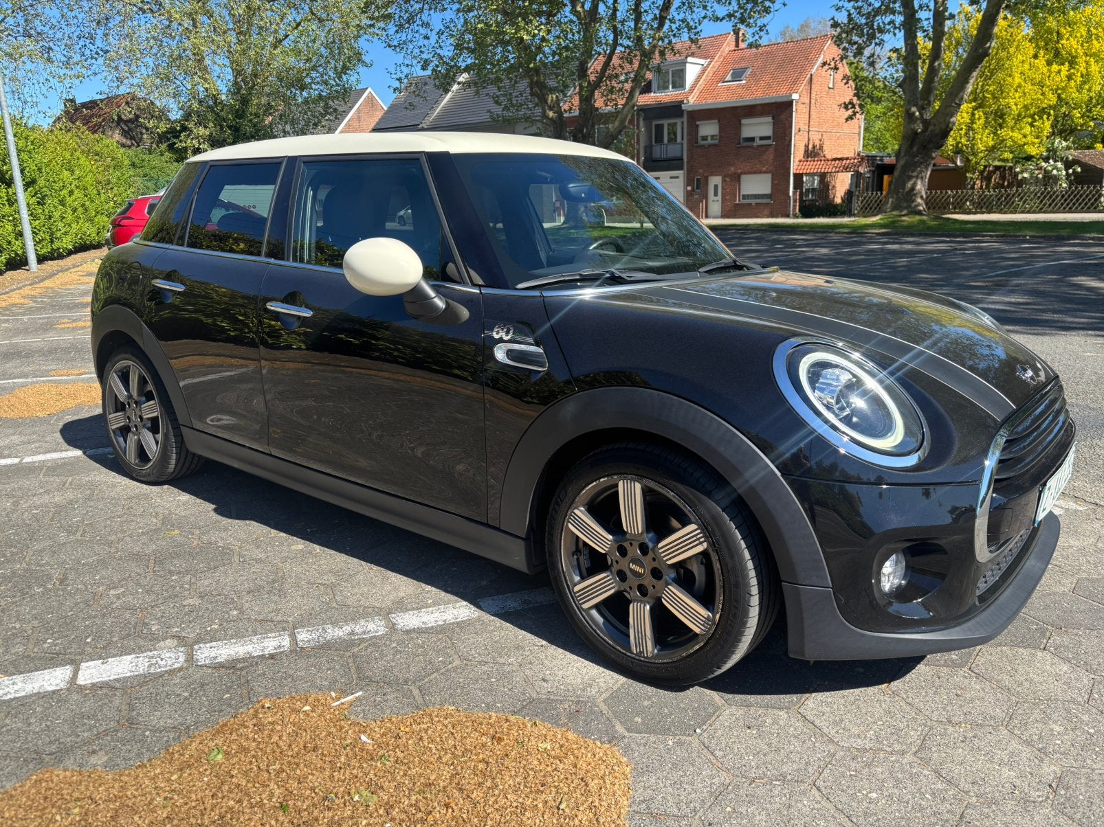 Prachtige Mini 2919 benzine AUTOMAAT 60 ANNIVERSARY, opties, Auto's, Lane Keeping Assist, Euro 6, Zwart, Leder
