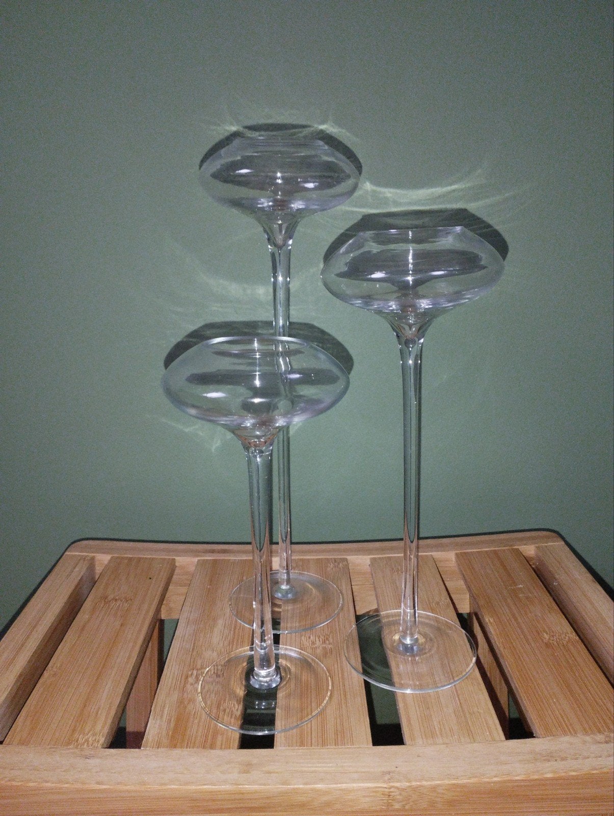 Bougeoirs (les 3), Enlèvement, Verre
