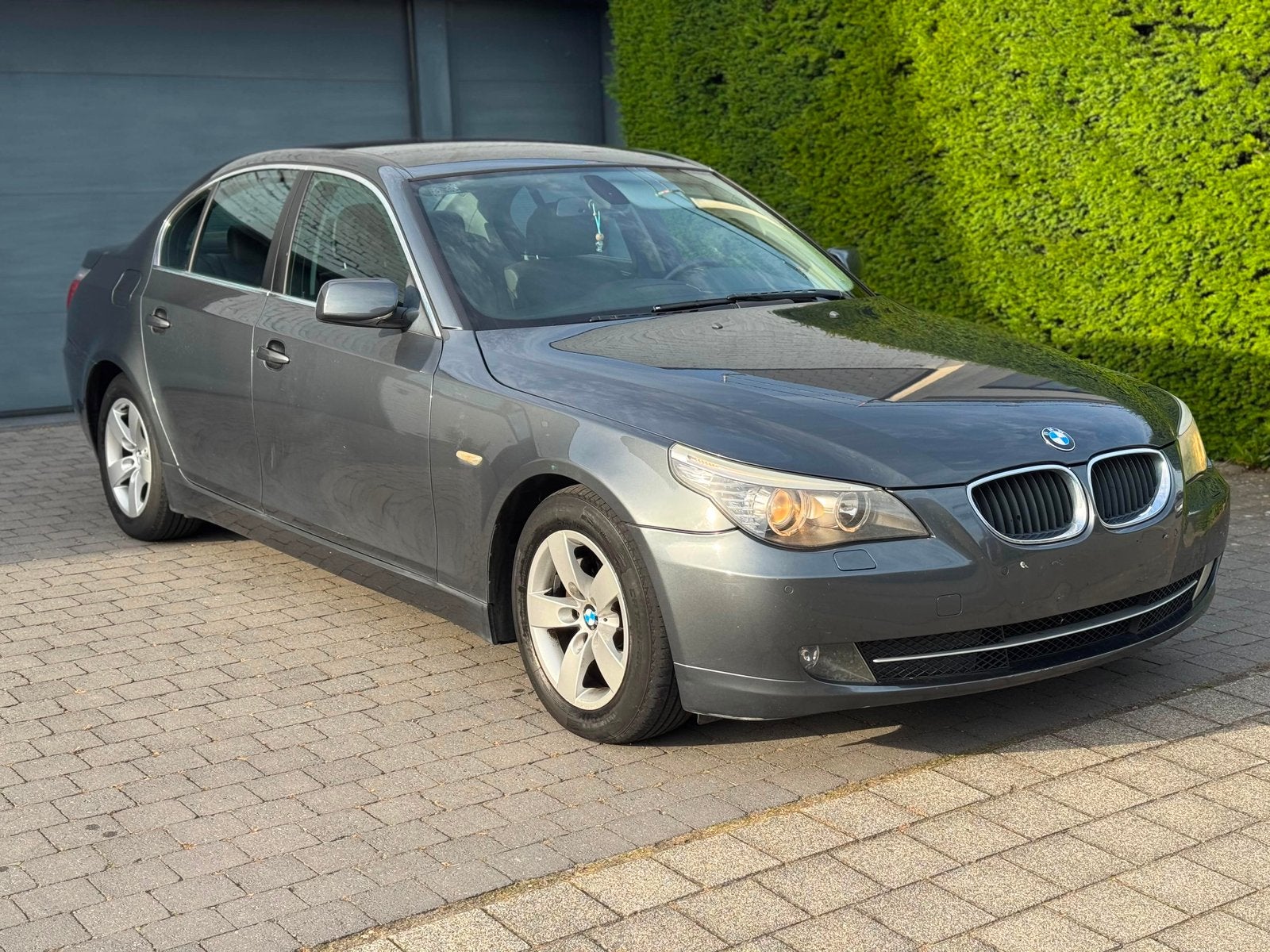 BMW 520d / FACELIFT! / GEKEURD VOOR VERKOOP!!, Euro 5, Achterwielaandrijving, Zwart, 5 deurs