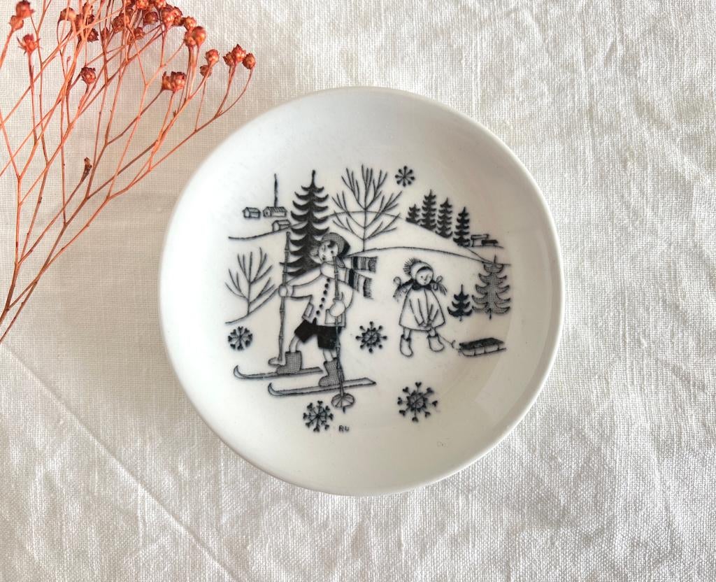 Petite assiette murale Arabia Raija Uosikkinen - Ski, Antiek en Kunst, Ophalen of Verzenden