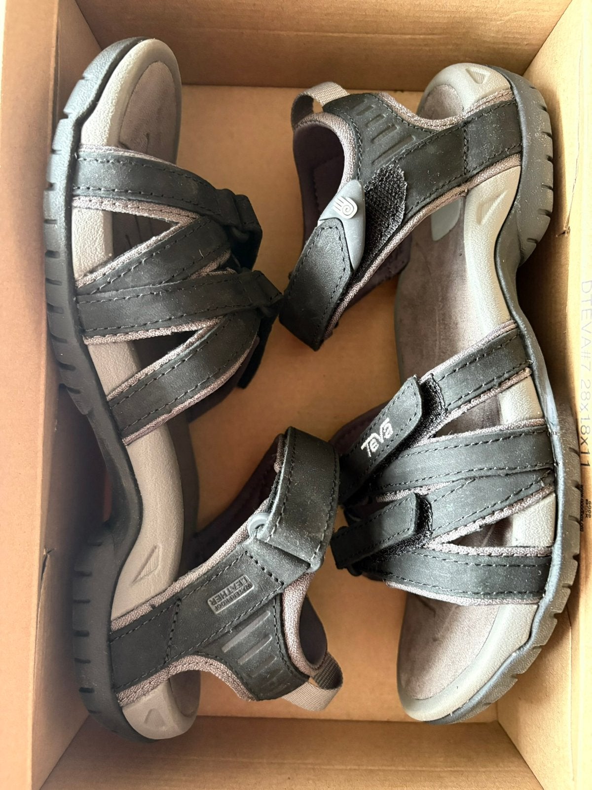 SPLINTERNIEUWE TEVA lederen sandalen. Maat 37, Kleding | Dames, Sportkleding, Ophalen, Nieuw, Zwart