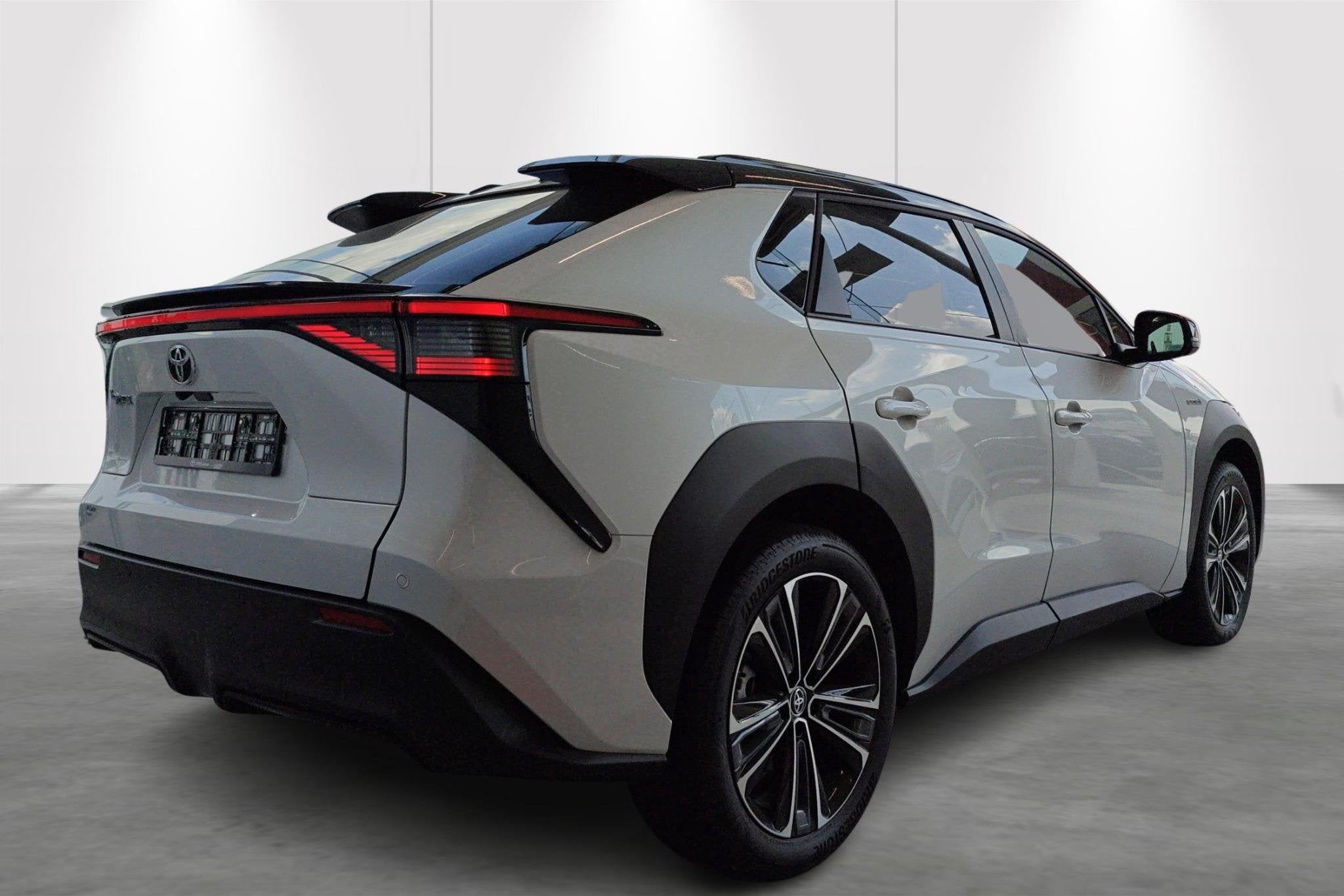 Toyota BZ4X 71.4 kWh 2WD Style Plus, Autos, Toyota, Achat, 750 kg, 71 kWh, Noir