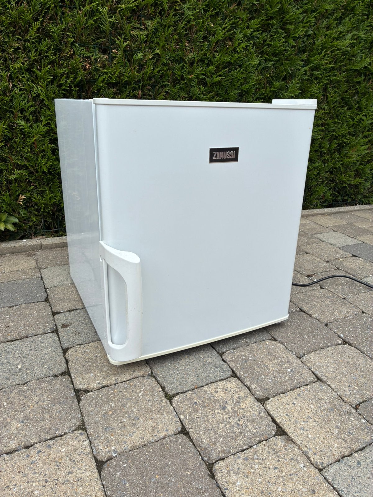 Kleine diepvriezer merk Zanussi, Elektronische apparatuur, Vriezers en Diepvrieskisten, Gebruikt, Minder dan 85 cm, Minder dan 60 cm