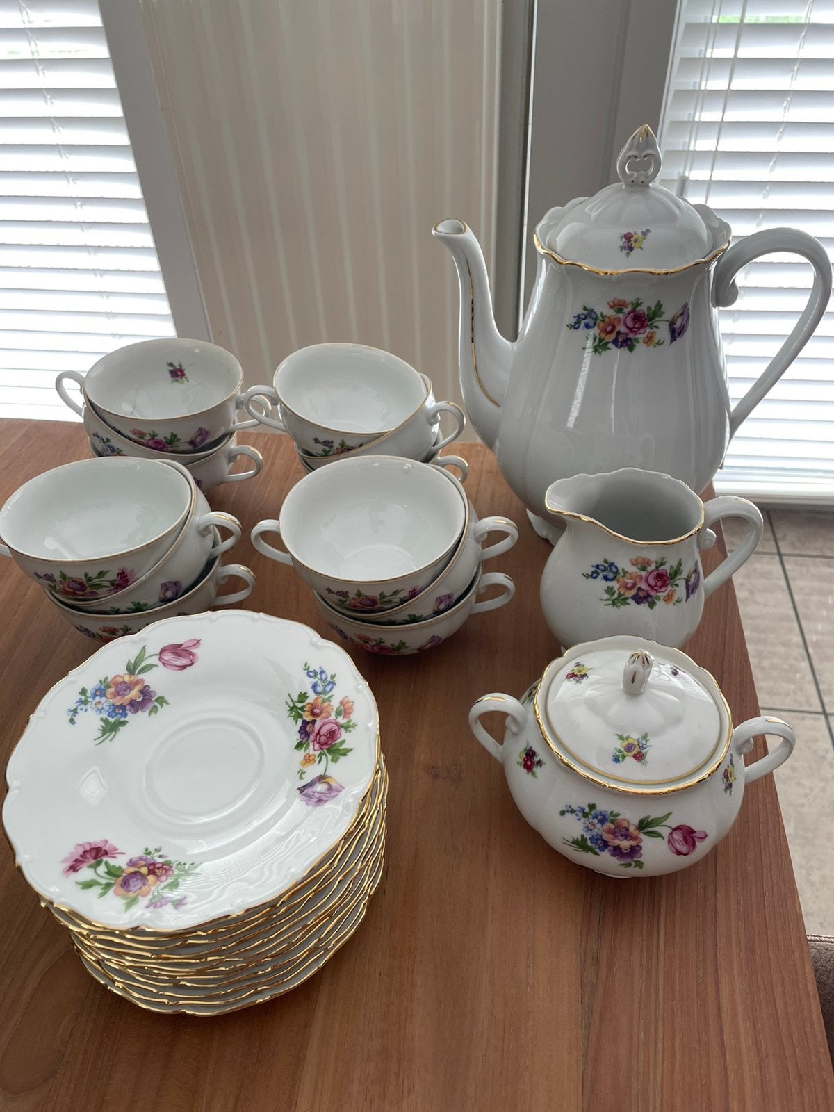 27 delig porseleinen koffieservies Stará Role Moritz Zdekaue, Ophalen
