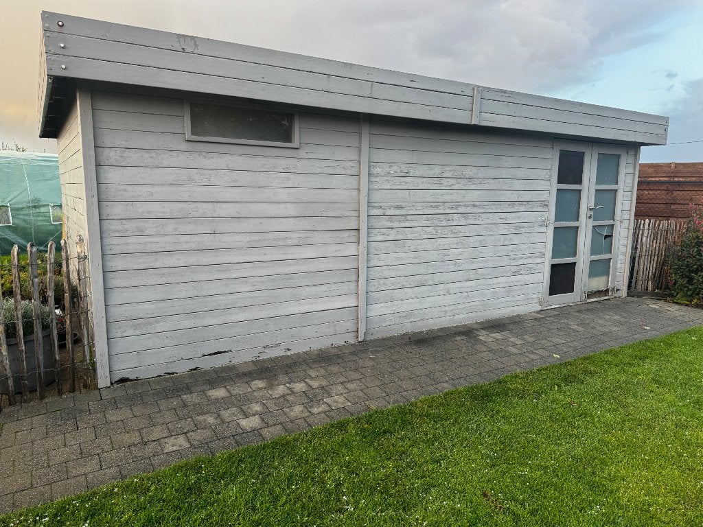 Gratis af te halen, te renoveren tuinhuis., Ophalen, Tuinhuis, 1 raam, 500 cm of meer