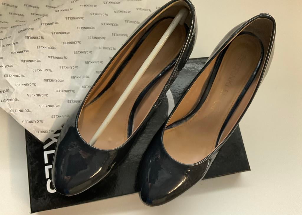 Chaussures Crinkles en cuir verni bleu  pour femme taille 39, Enlèvement ou Envoi, Chaussures à haut talons, Porté, Bleu