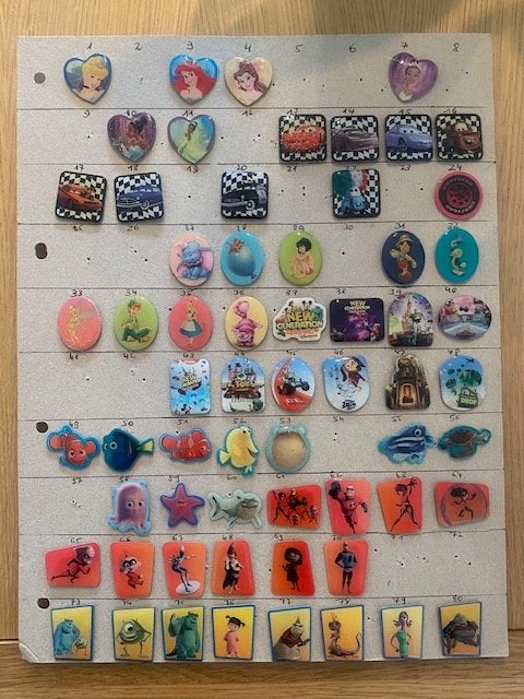 Pin's Disney Carrefour, Ophalen of Verzenden