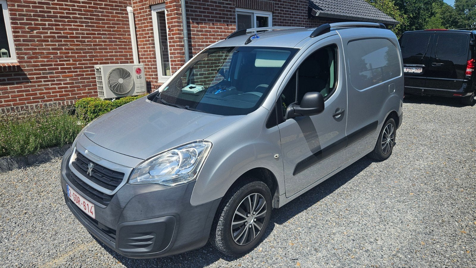 peugeot partner 1.6 blue hdi, Auto's, Bestelwagens en Lichte vracht, Voorwielaandrijving, 4 deurs, Stof, Euro 6