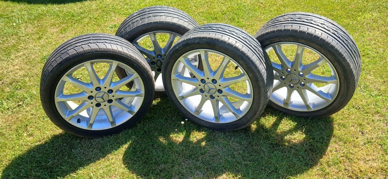 Velgen van Mercedes B klasse, 215 mm, Véhicule de tourisme, Pneus été, 17 pouces