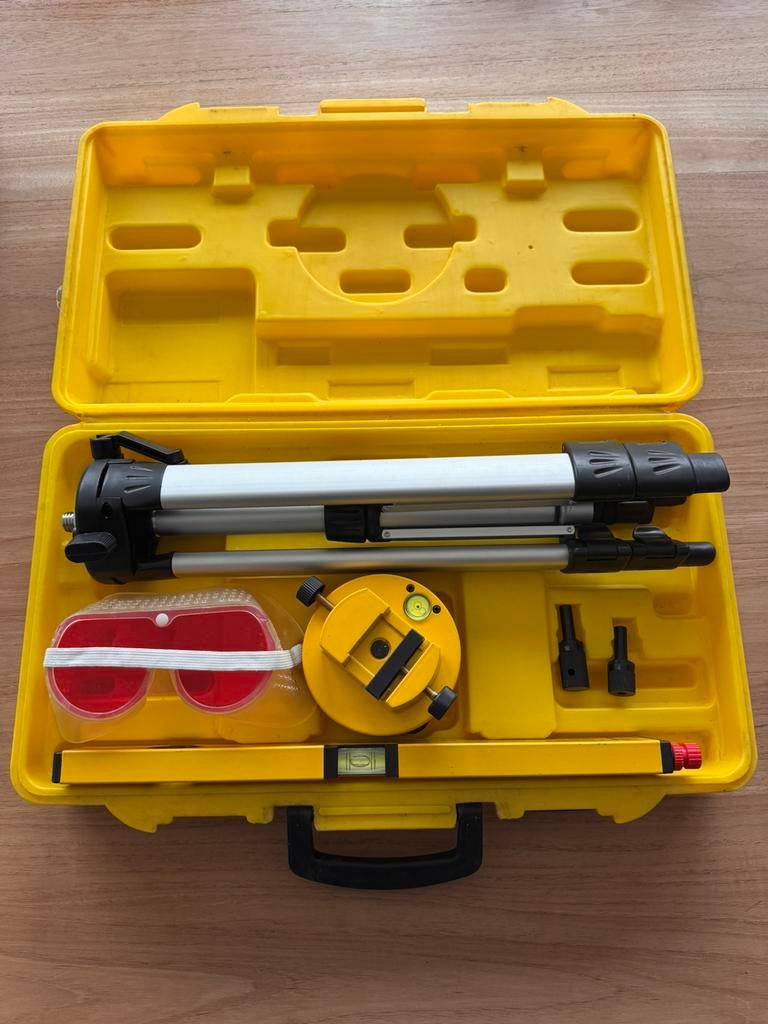 Wisvo laserwaterpas met statief, Doe-het-zelf en Bouw, Ophalen of Verzenden, Zo goed als nieuw