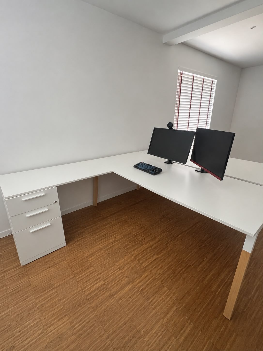 Professionele dubbele bureau in nieuwstaat, Huis en Inrichting, Bureaus, Ophalen, Zo goed als nieuw