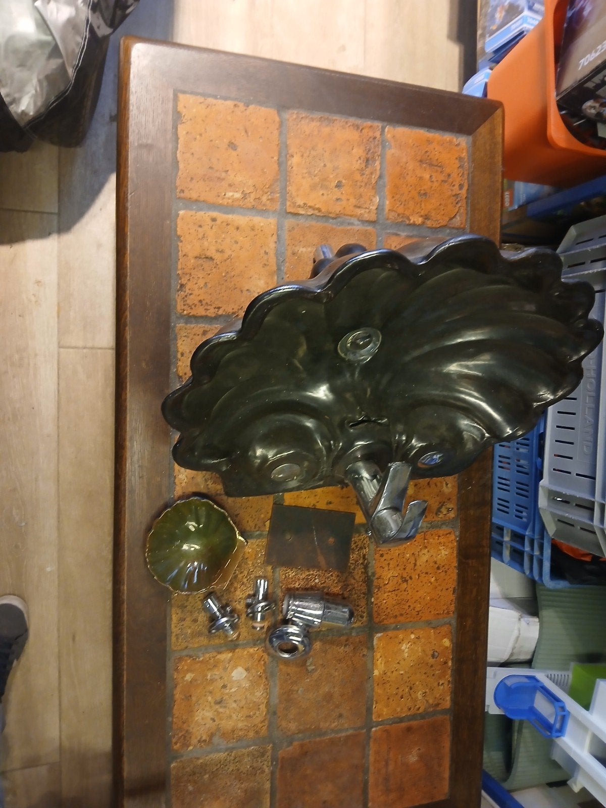 schelp wastafel met aansluitingen, Enlèvement