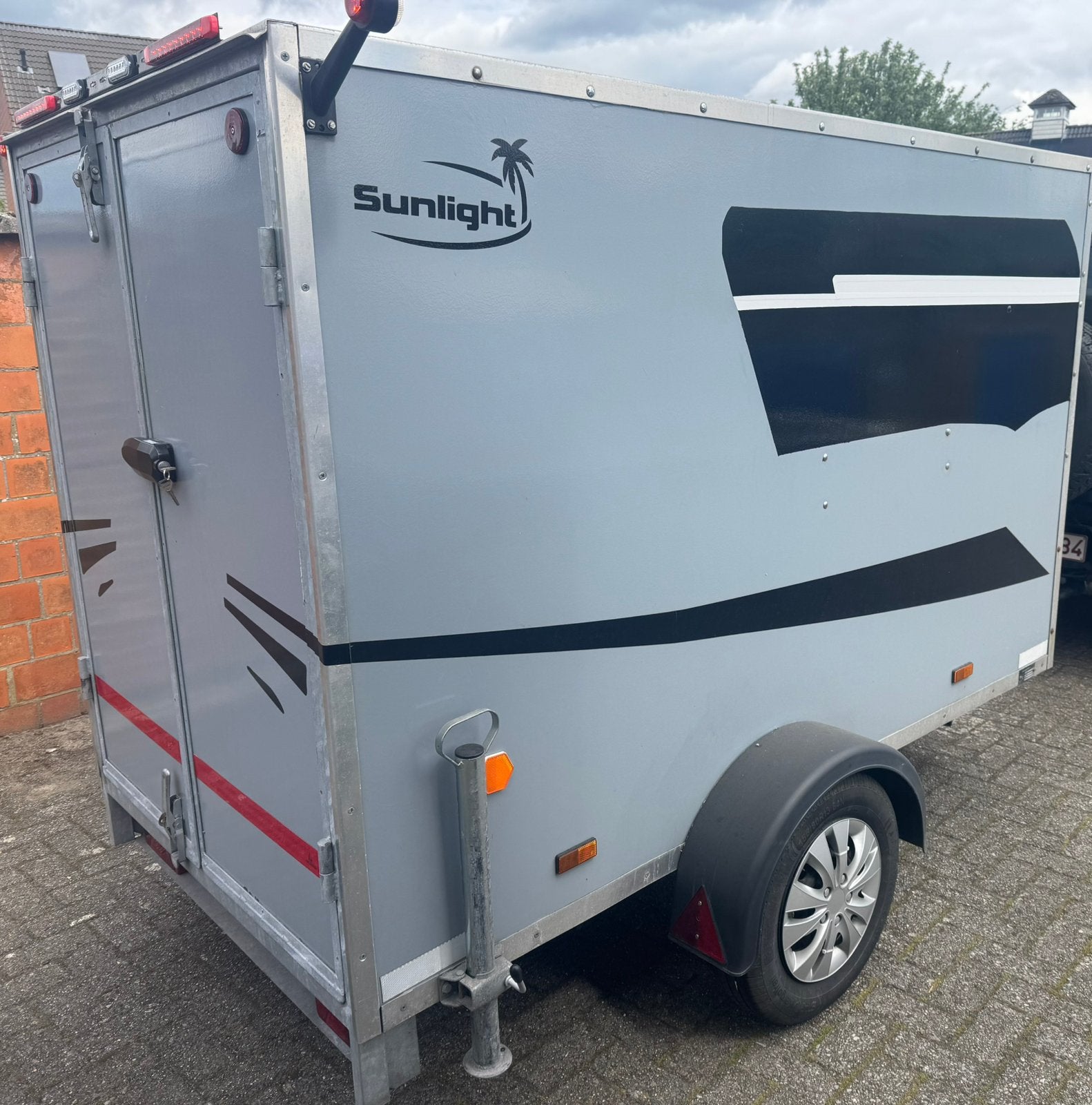 Gesloten aanhangwagen, Enlèvement, Utilisé