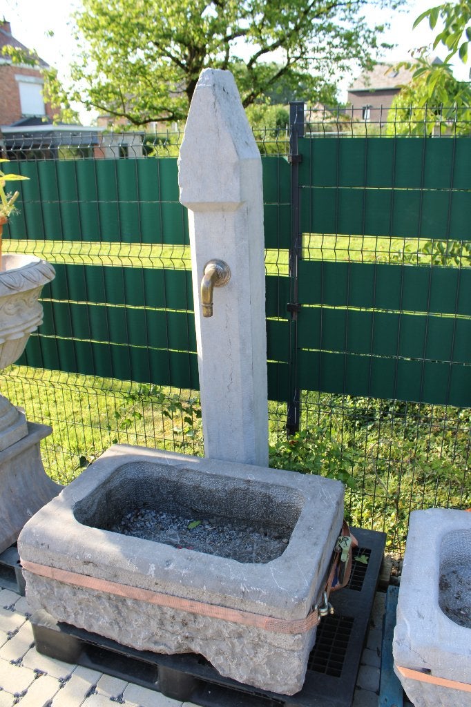 colonne en pointe en pierre bleu , jet d eau, Enlèvement, Comme neuf, Pierre, Fontaine