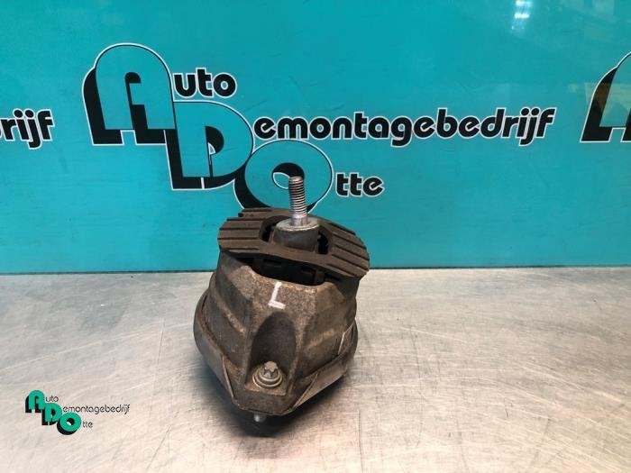 Support moteur d'un BMW 5-Serie (5-Serie 02-), -, 3 mois de garantie, Utilisé, -