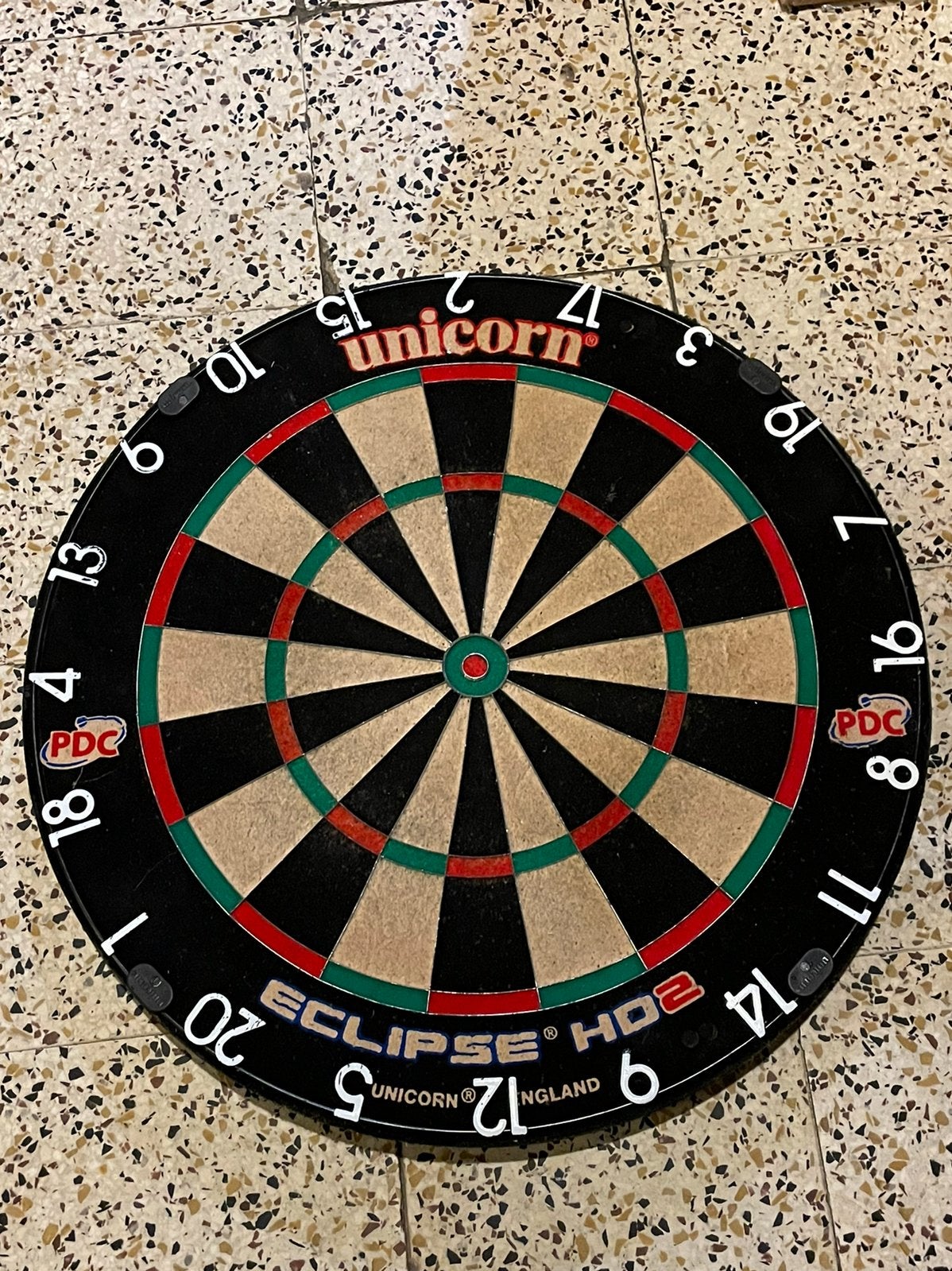 Unicorn eclipse HD2 dartsbord darts, Enlèvement, Utilisé