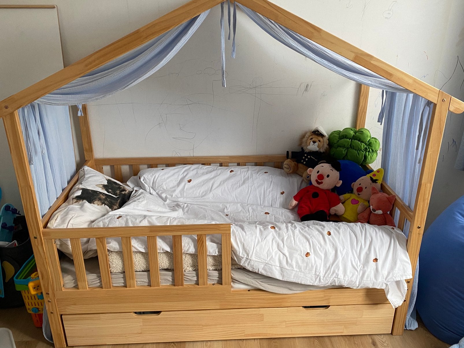Bed met schuif, Kinderen en Baby's, Ophalen, Zo goed als nieuw, Matras