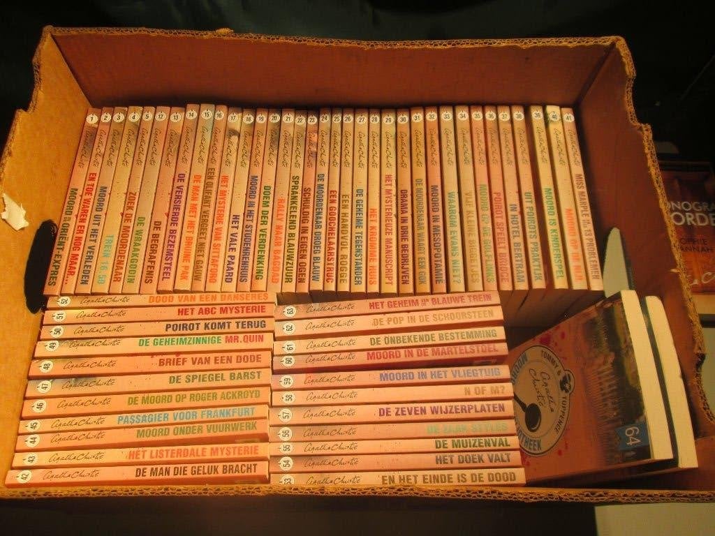 65 Detectieve Boeken van Agatha Christie, Boeken, Ophalen of Verzenden, Zo goed als nieuw
