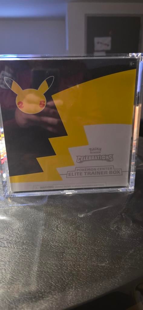 Pokémon Center Elite Trainer Box 25th Celebrations, Ophalen