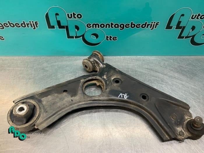 Bras de suspension avant droit d'un Fiat Doblo (Doblo 10-), -, 3 mois de garantie, Utilisé, Fiat