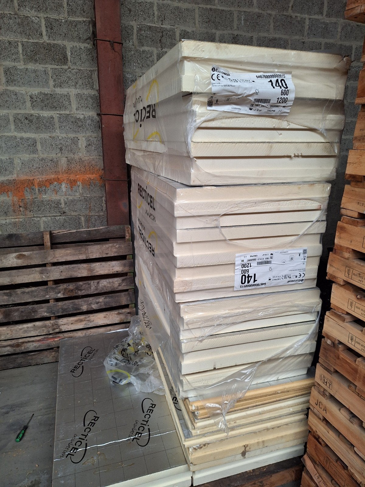 GROTE PARTIJ RECTICEL EUROWALL PIR 140MM – 50 PLATEN, Doe-het-zelf en Bouw, Ophalen, Zo goed als nieuw