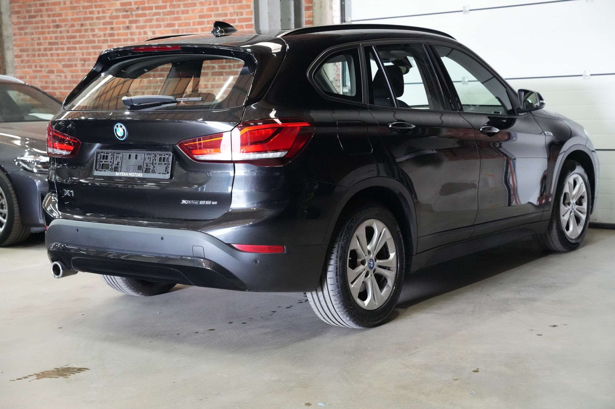 BMW X1 1.5iA xDrive25e Garantie Hybride Plug in Benzine E, Auto's, Stof, Gebruikt, Zwart, https://public.car-pass.be/vhr/ab29a03d-fe57-4288-96ba-f9239f66fdb0