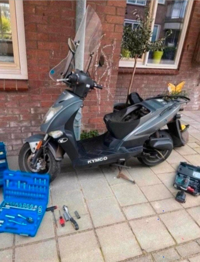 Scooter Reparatie
Scooter Repatie
Hee, Vélos & Vélomoteurs, Scooters | Kymco, Enlèvement ou Envoi
