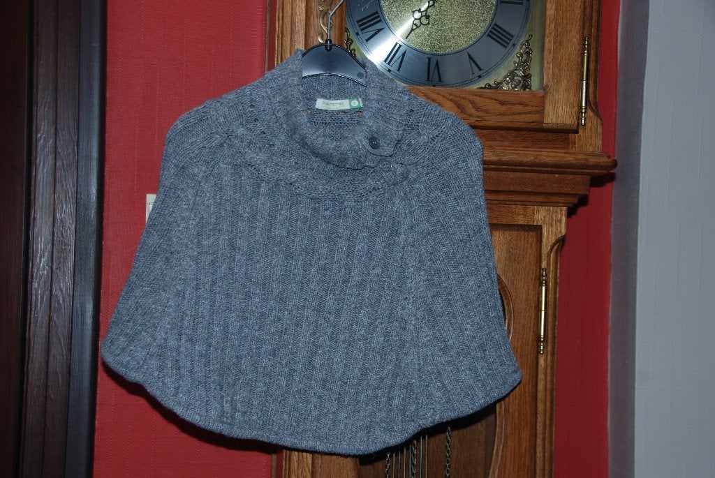 Poncho Cape "Prémaman" gris T104cm ou 3/4A Très Bon Etat, Pull ou Veste, Comme neuf, Fille, Prémaman (Orchestra)