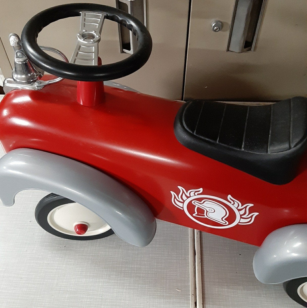 Trotteur camion pompier., Enlèvement